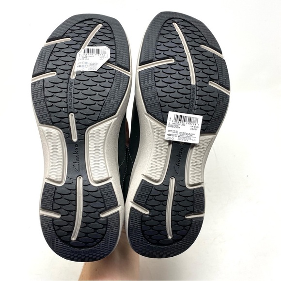 CLARKS WOMEN'S WAVE 2.0 LACE WATERPROOF ATHLETIC SHOE Black - Picture 7 of 8